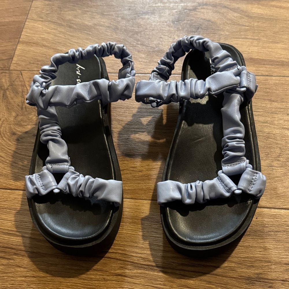 Ruched Strap Women's Sandals in Light Gray - Casual Comfort